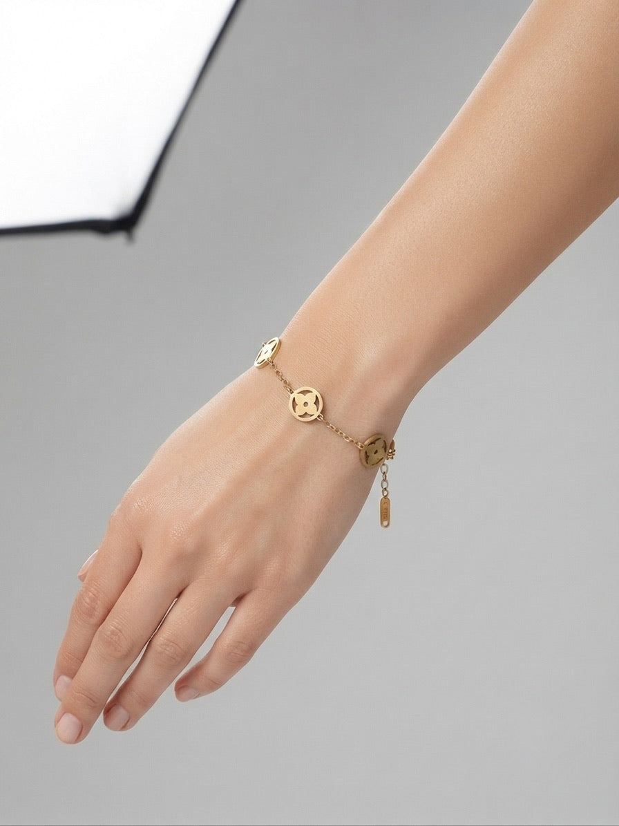 Ava Clover Bracelet